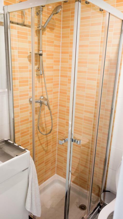 Cozy Apartment In Downtown Madrid Exteriör bild